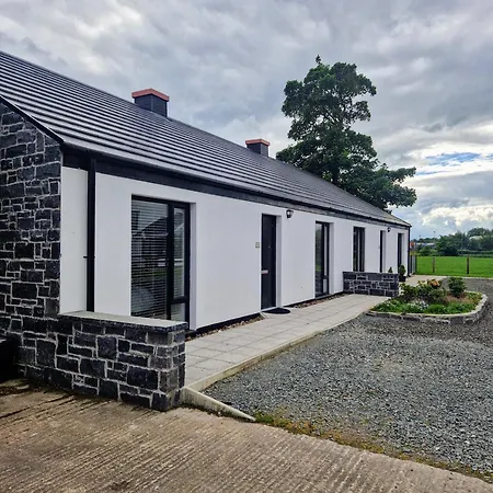 Апартаменты Aughrim Barn Toome Экстерьер фото